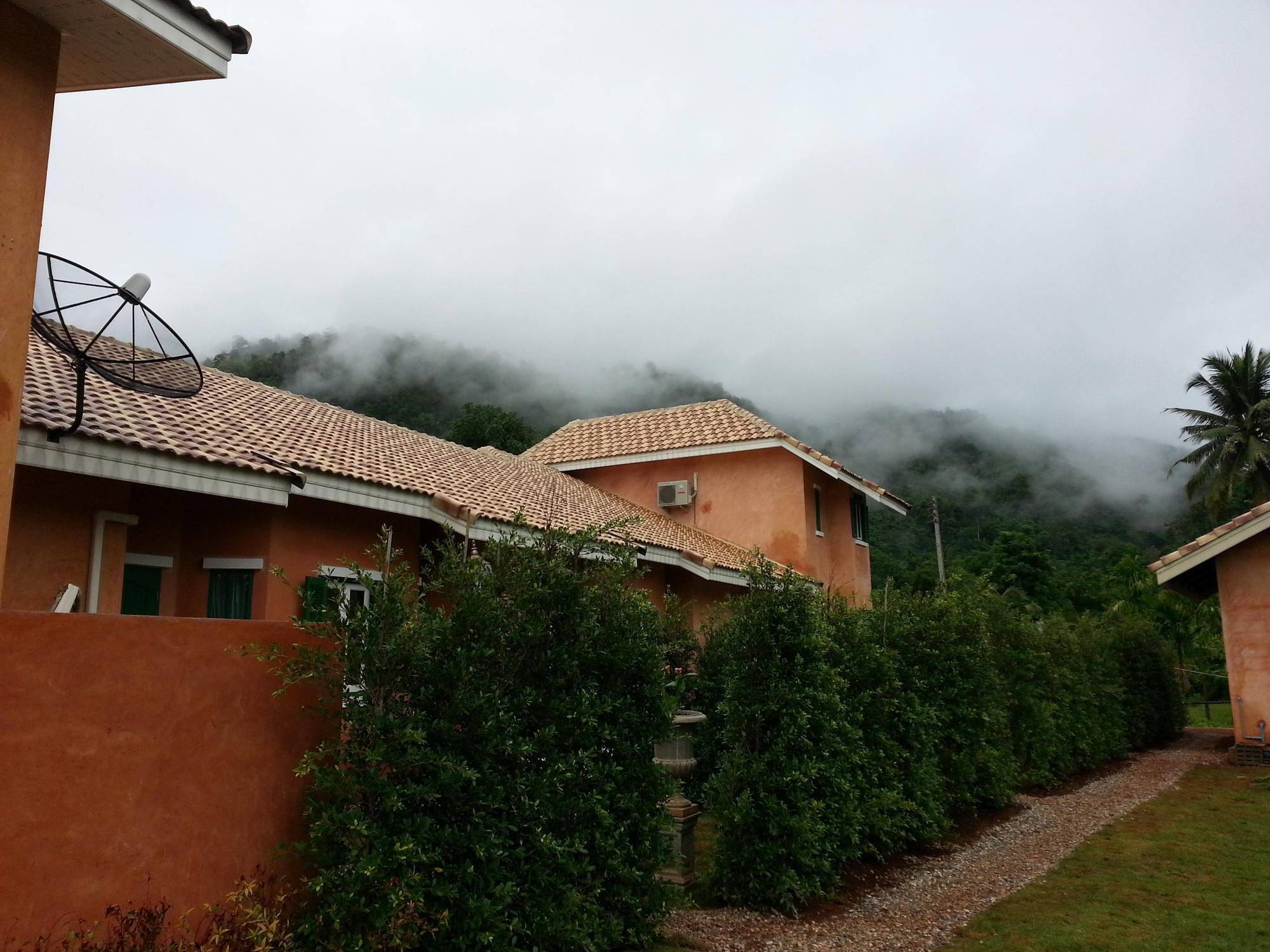 Cinque Terre Resort Thong Pha Phum Extérieur photo